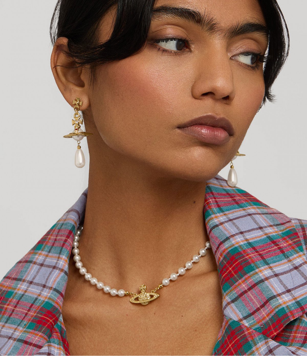 Колье Vivienne Westwood Mini Bas Relief Pearl choker (Gold)