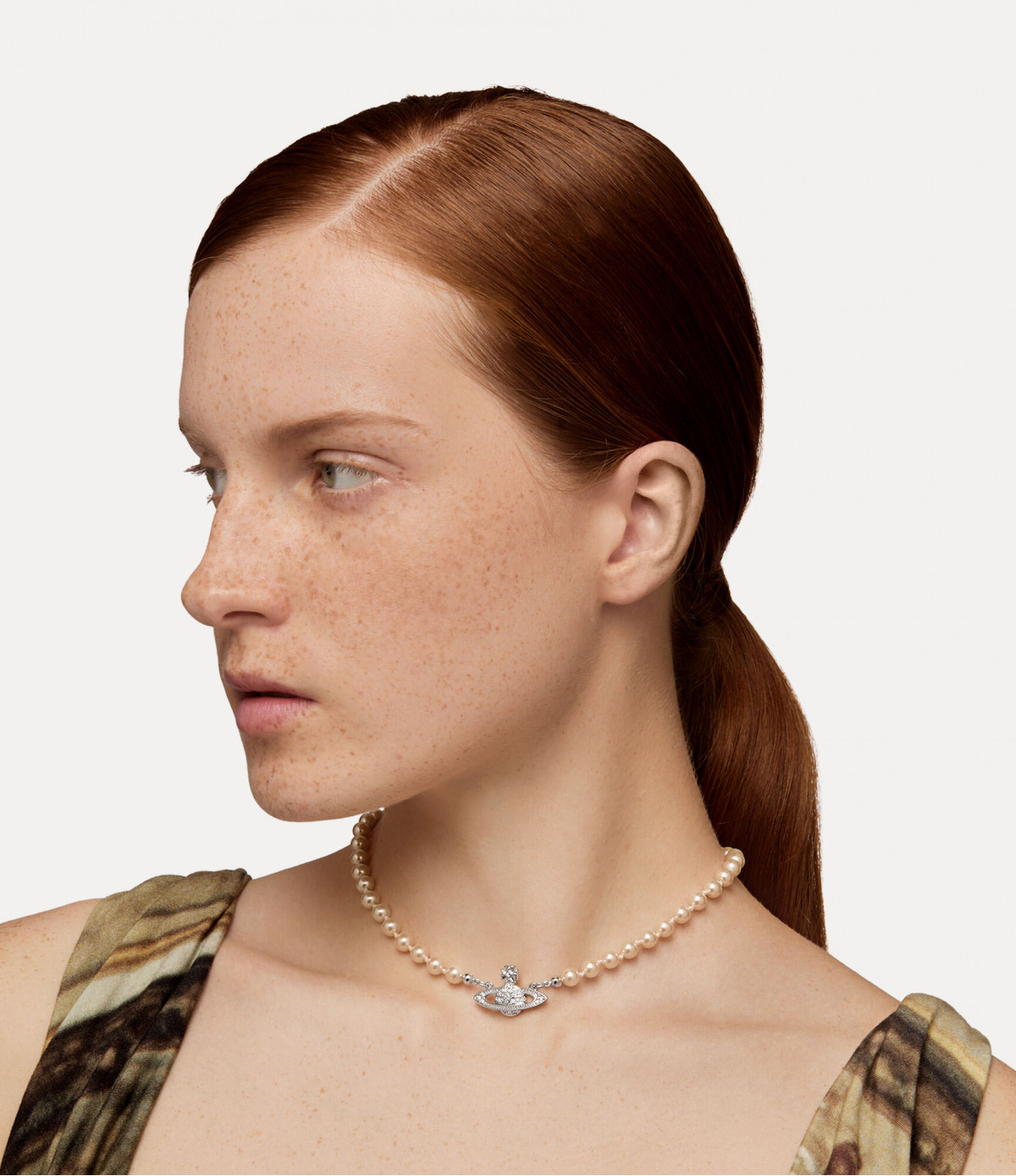 Колье Vivienne Westwood Mini Bas Relief Pearl choker (Silver)